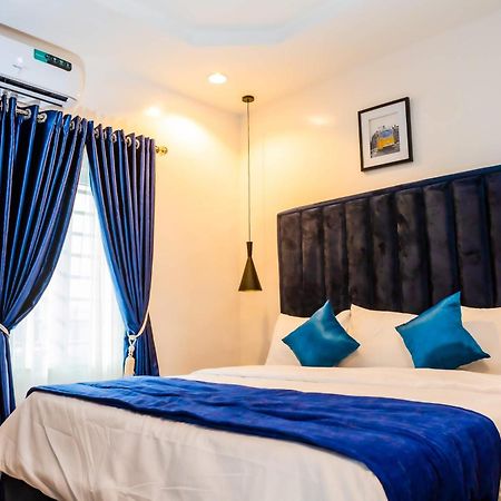 El Elyon Hotel And Suites Лагос Екстериор снимка