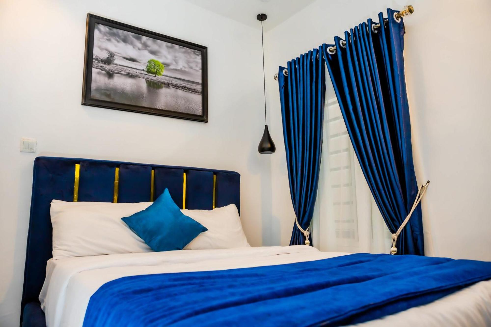 El Elyon Hotel And Suites Лагос Екстериор снимка